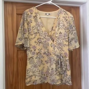 Designer Women’s Yellow Floral Tie Detail V-Neck Short Sleeved Blouse Size Large